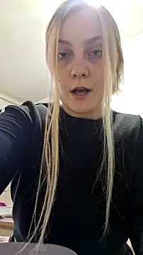 Snapshot of RebeFucksonn chatting on April 18, 4:44 pm RebeFucksonn online show from April 18, 4:44 pm