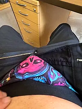 Snapshot of abmelken chatting on April 6, 12:28 pm abmelken online show from April 6, 12:28 pm