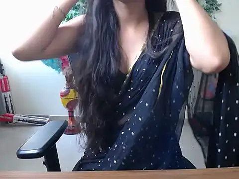 Snapshot of Shy_nivi chatting on June 24, 4:44 am Shy nivi online show from June 24, 4:44 am