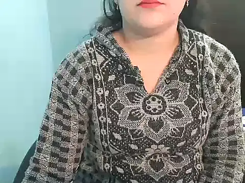 simmi lov online show from December 22, 5:26 am