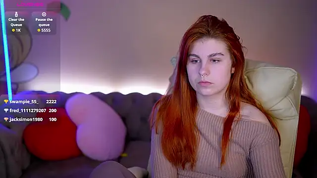 Snapshot of GingerPinky chatting on February 12, 5:02 am GingerPinky online show from February 12, 5:02 am