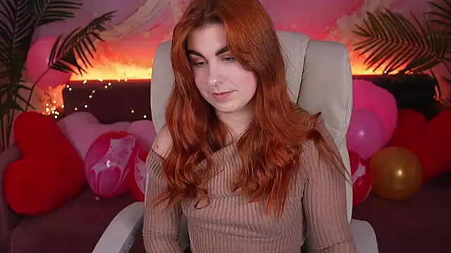 Snapshot of GingerPinky chatting on February 14, 8:49 pm GingerPinky online show from February 14, 8:49 pm