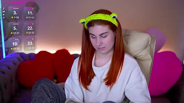 Snapshot of GingerPinky chatting on February 17, 2:13 pm GingerPinky online show from February 17, 2:13 pm