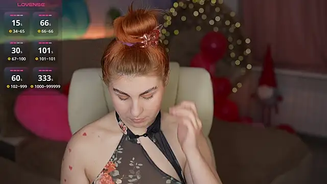 Snapshot of GingerPinky chatting on February 18, 2:13 pm GingerPinky online show from February 18, 2:13 pm