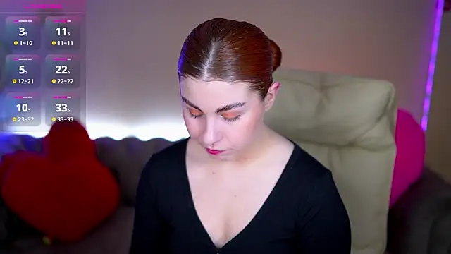 Snapshot of GingerPinky chatting on February 21, 7:59 pm GingerPinky online show from February 21, 7:59 pm