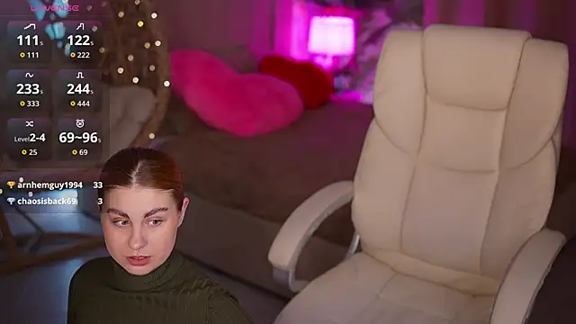 Snapshot of GingerPinky chatting on February 28, 6:58 am GingerPinky online show from February 28, 6:58 am