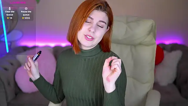 Snapshot of GingerPinky chatting on March 7, 2:03 pm GingerPinky online show from March 7, 2:03 pm