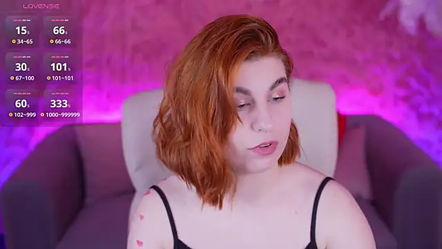 Snapshot of GingerPinky chatting on March 17, 7:23 am GingerPinky online show from March 17, 7:23 am