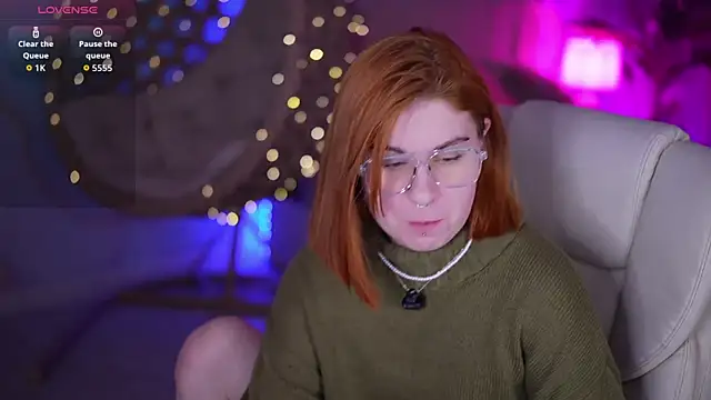 Snapshot of GingerPinky chatting on March 25, 7:25 am GingerPinky online show from March 25, 7:25 am