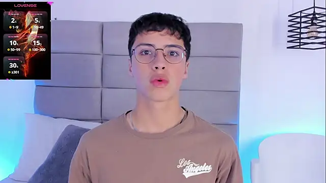 JoshClaarktt online show from May 5, 4:09 am