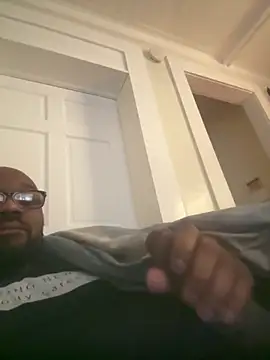 Snapshot of MrUnintentional chatting on January 6, 4:21 pm MrUnintentional online show from January 6, 4:21 pm