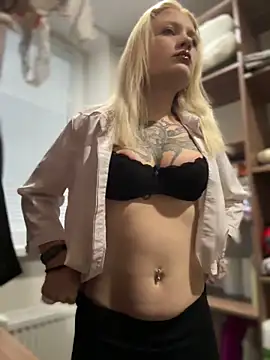 TeaseKitten- online show from December 18, 5:24 am