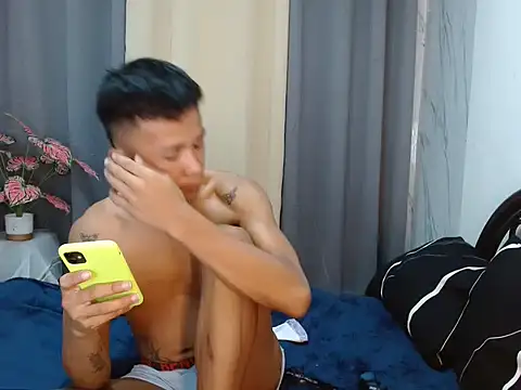 ur twinkKirk6969 online show from April 8, 3:39 am