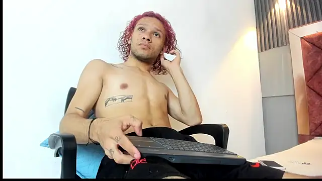 TAYSON SCOTT online show from December 20, 12:12 pm