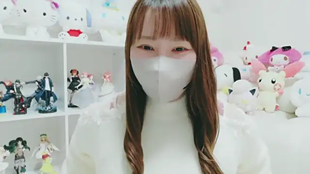 Snapshot of yuyuchan__ chatting on March 1, 11:01 am yuyuchan online show from March 1, 11:01 am