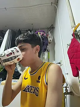 Andy Belier23 online show from March 28, 4:23 am