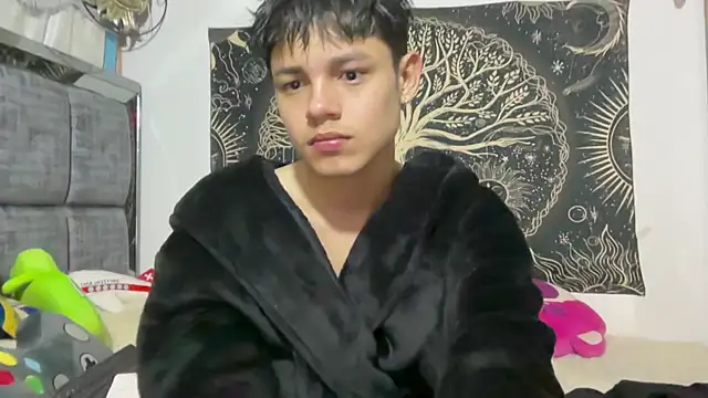 Snapshot of Andy_Belier23 chatting on June 23, 2:04 pm Andy Belier23 online show from June 23, 2:04 pm
