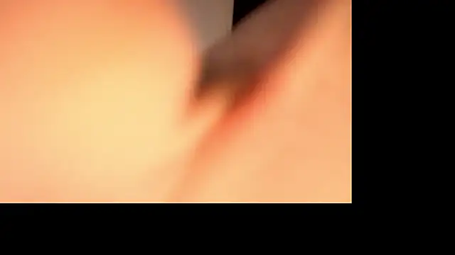 bluntbeautyxo online show from December 16, 2:22 pm