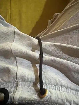 Snapshot of DislikedDiadem chatting on March 8, 3:21 am DislikedDiadem online show from March 8, 3:21 am