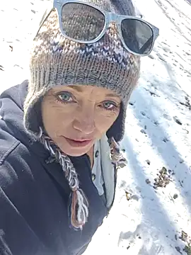 gailbee12 online show from January 31, 9:24 pm