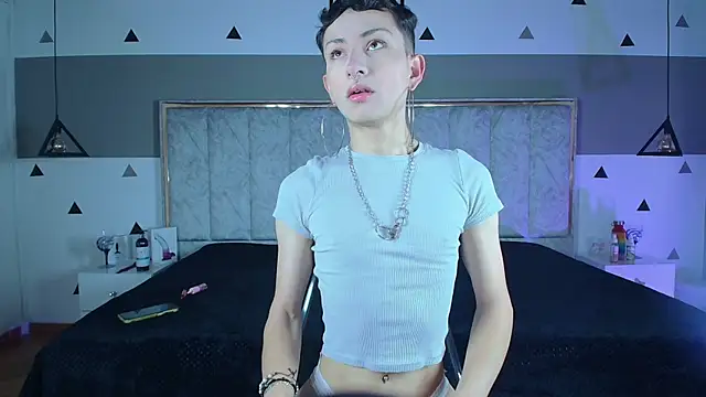 Snapshot of JiangShy666 chatting on April 7, 11:32 am JiangShy666 online show from April 7, 11:32 am