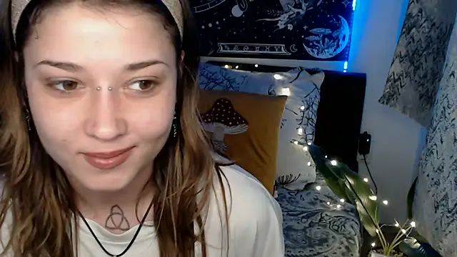 AlienforTwenty online show from February 21, 7:20 am