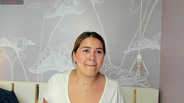 Snapshot of beautifulgirl4u_ chatting on February 22, 2:26 pm beautifulgirl4u online show from February 22, 2:26 pm