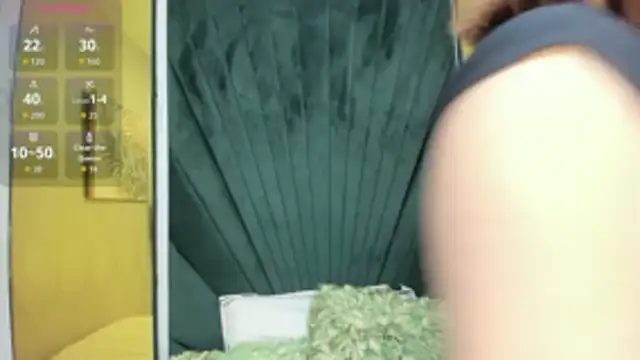 Snapshot of beautifulgirl4u_ chatting on March 15, 2:17 am beautifulgirl4u online show from March 15, 2:17 am