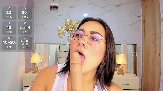 Snapshot of beautifulgirl4u_ chatting on March 31, 12:01 am beautifulgirl4u online show from March 31, 12:01 am