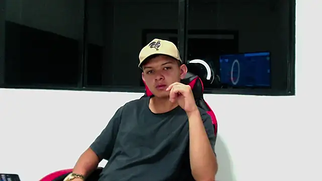 NathanBrookhs online show from December 22, 9:34 pm