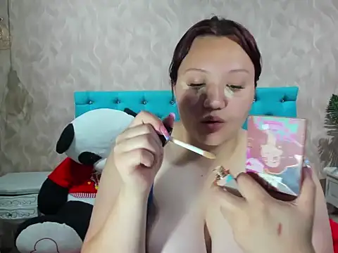 Pretty Lunna  online show from December 23, 4:21 am