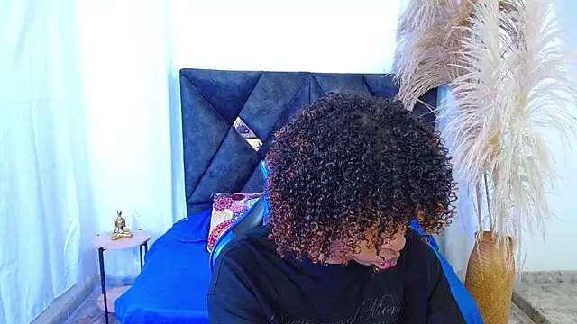 angelll18  online show from March 28, 9:03 pm