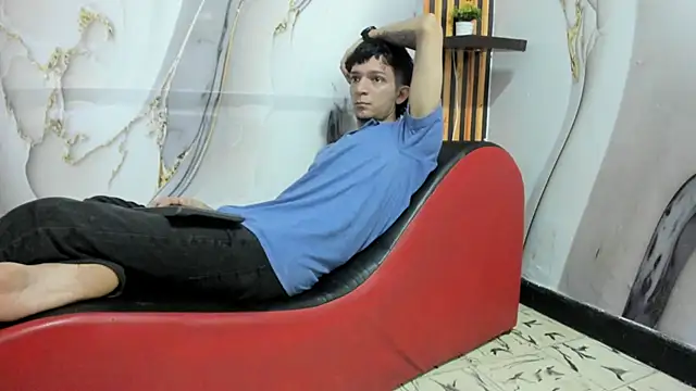 Straight Guy22 online show from February 12, 4:29 am