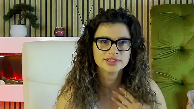 Snapshot of MiraBennet chatting on January 7, 7:11 am MiraBennet online show from January 7, 7:11 am