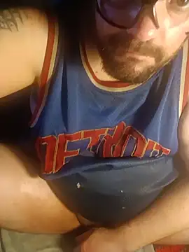 givr6inches online show from May 17, 7:28 am