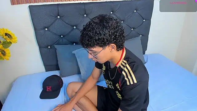 Antoniio miller online show from December 16, 12:54 pm