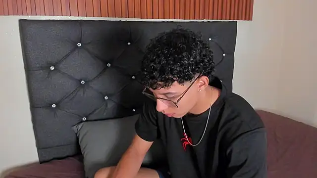 Antoniio miller online show from December 21, 1:07 pm