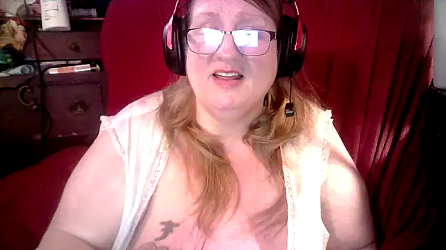 Snapshot of jade-belle chatting on February 1, 8:24 am jade-belle online show from February 1, 8:24 am