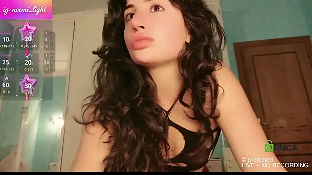 Snapshot of DeaAthena chatting on June 9, 9:37 pm DeaAthena online show from June 9, 9:37 pm