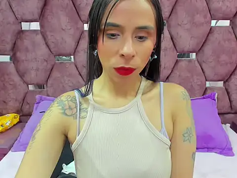 Snapshot of _CandyPurple chatting on January 16, 8:35 pm CandyPurple online show from January 16, 8:35 pm