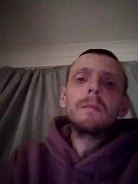 Snapshot of CrookedBunk3527 chatting on December 18, 6:25 pm CrookedBunk3527 online show from December 18, 6:25 pm