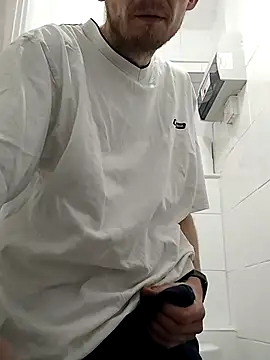 Snapshot of CrookedBunk3527 chatting on December 20, 6:15 pm CrookedBunk3527 online show from December 20, 6:15 pm