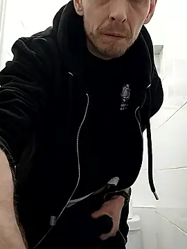 Snapshot of CrookedBunk3527 chatting on January 8, 5:21 am CrookedBunk3527 online show from January 8, 5:21 am