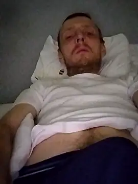 Snapshot of CrookedBunk3527 chatting on January 8, 9:39 pm CrookedBunk3527 online show from January 8, 9:39 pm