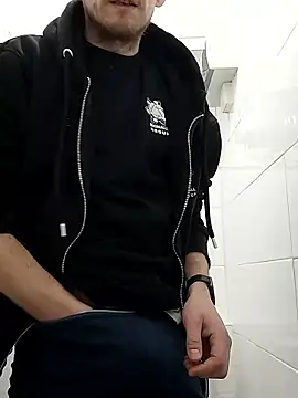 Snapshot of CrookedBunk3527 chatting on January 14, 5:24 am CrookedBunk3527 online show from January 14, 5:24 am