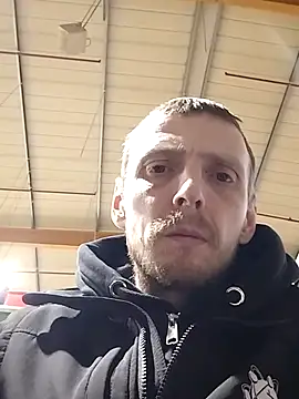 Snapshot of CrookedBunk3527 chatting on January 16, 7:01 am CrookedBunk3527 online show from January 16, 7:01 am