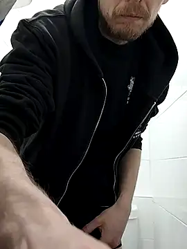 Snapshot of CrookedBunk3527 chatting on March 11, 5:13 am CrookedBunk3527 online show from March 11, 5:13 am