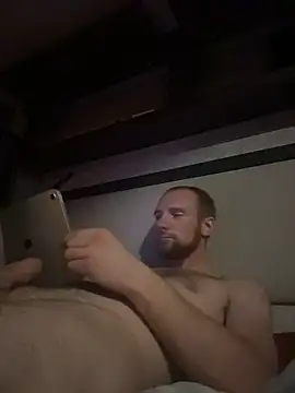 Snapshot of SparkledExtern chatting on January 19, 8:51 am SparkledExtern online show from January 19, 8:51 am