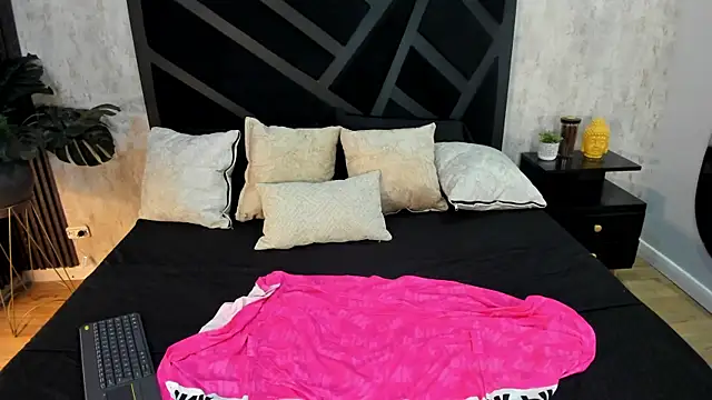 Alanis Garnier  online show from July 23, 12:58 pm