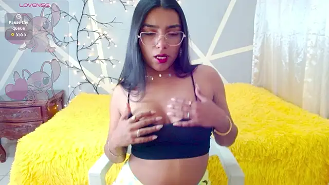 Snapshot of valkydoll2 chatting on January 10, 2:46 am valkydoll2 online show from January 10, 2:46 am